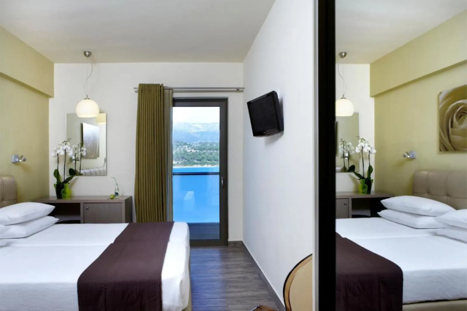 Double or Twin Room with Sea View 20m²