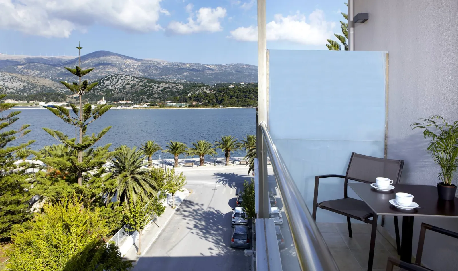 Family Room with Side Sea View 25m²