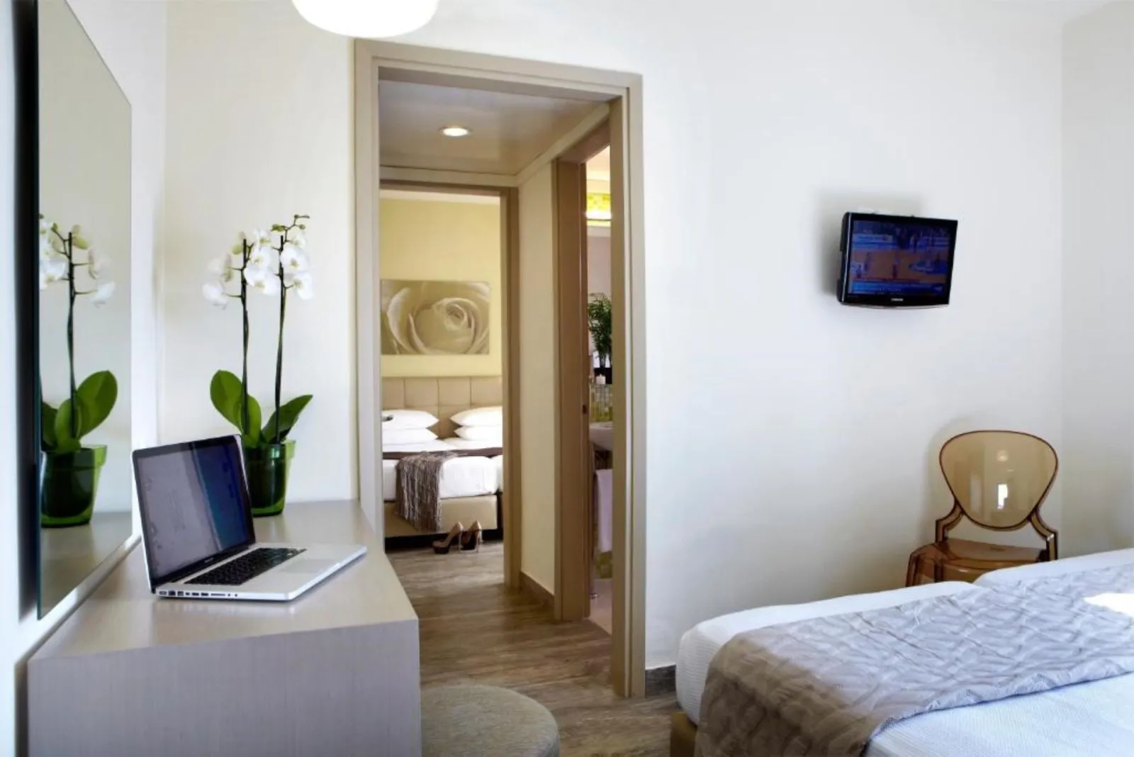 Two Bedroom Family Room 35m²