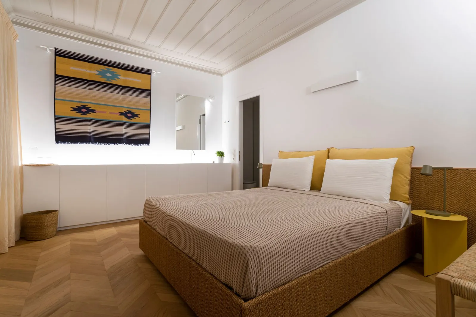 Deluxe Double Room with Side Sea View