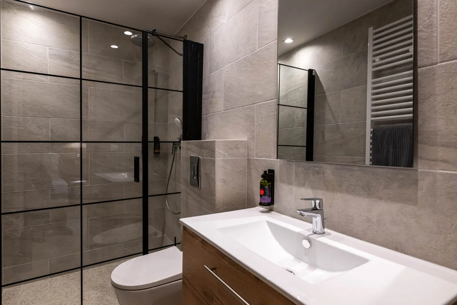 Semi-basement Apartment - Asklipiou Cube
