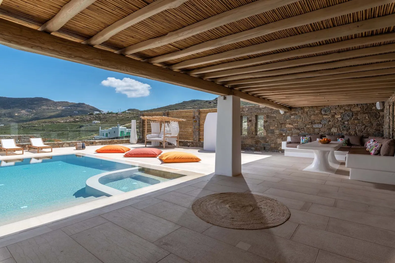 Jolie Villa