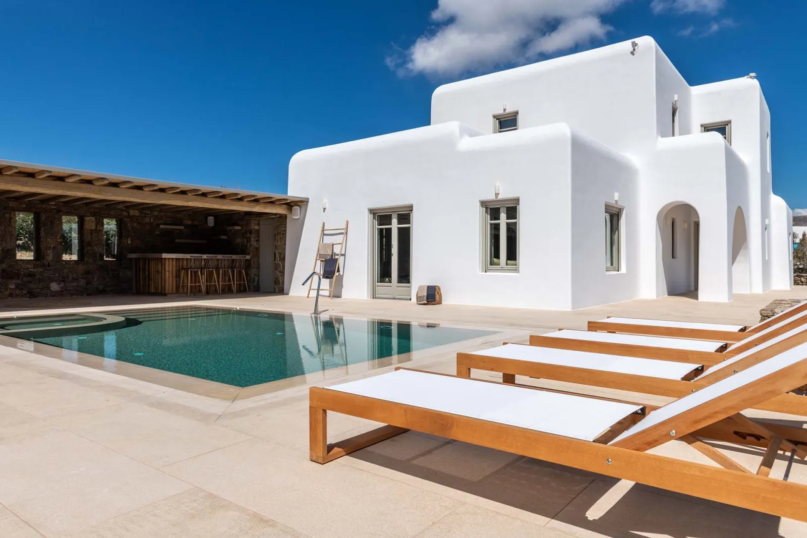 Jolie Villa