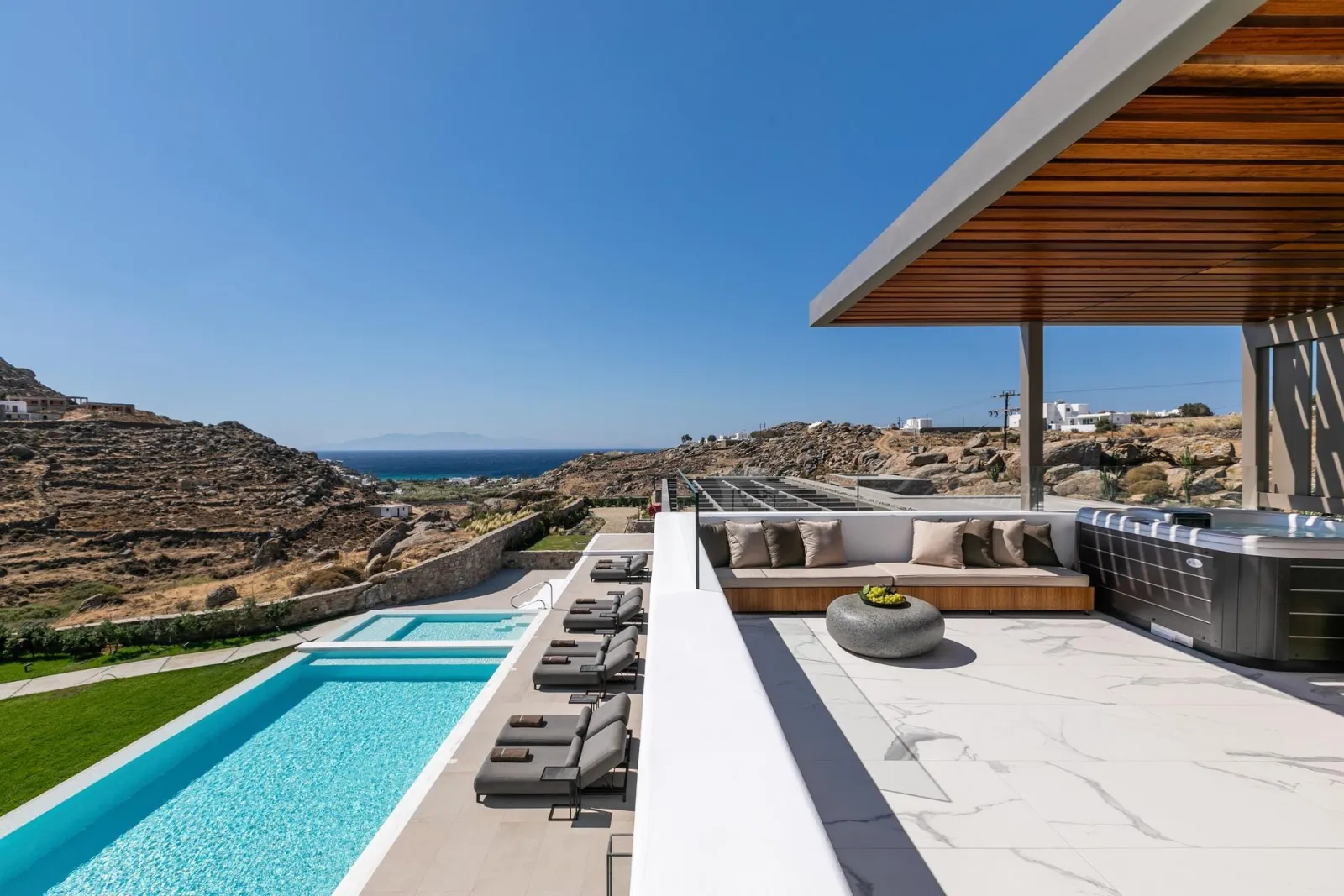 Scarlet Villa