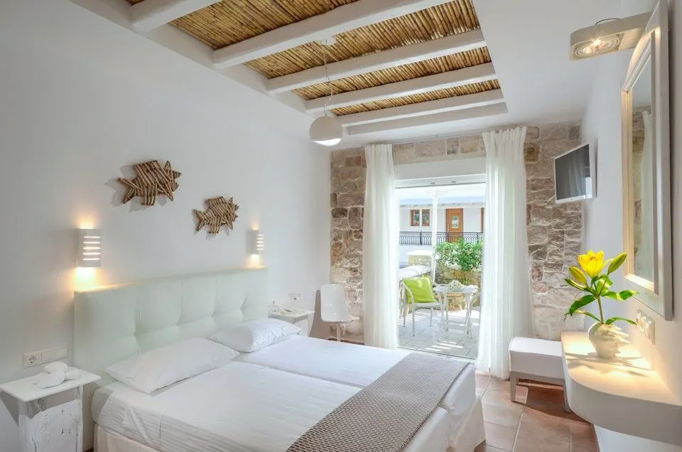 Double or Twin Room with Patio