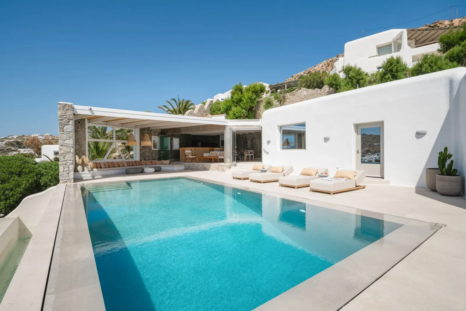 Artemisia Villa