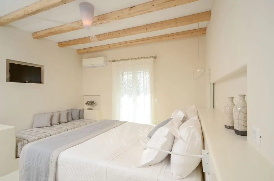 Junior Suite with Side Sea view