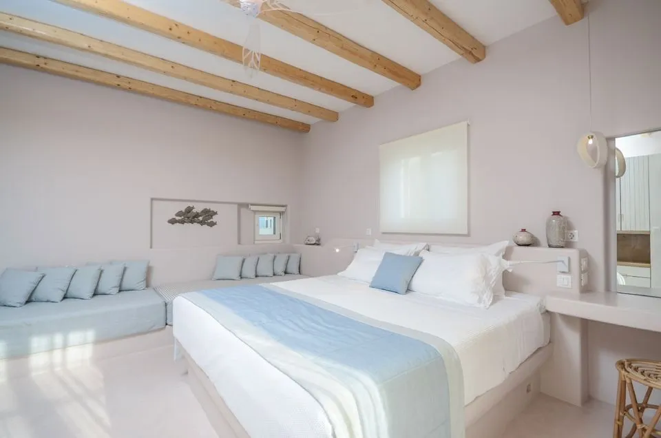 Junior Suite with Side Sea view