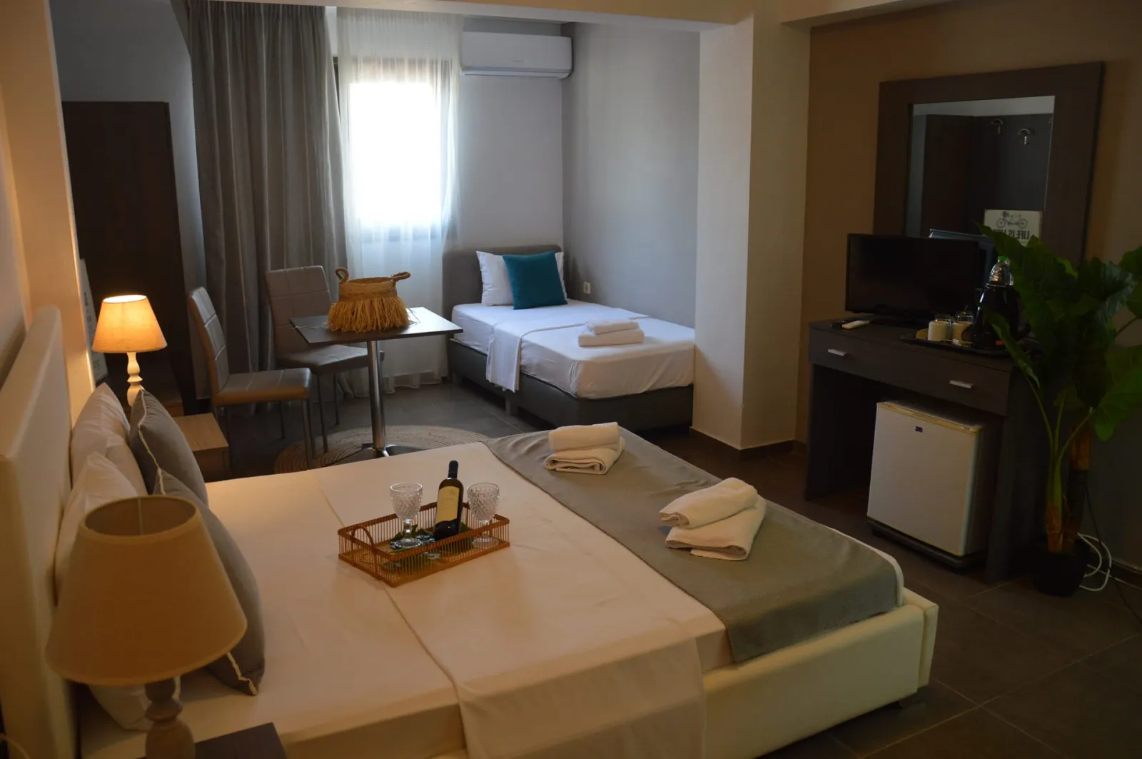 Triple Room | Aqua Mare Sea Side Rooms