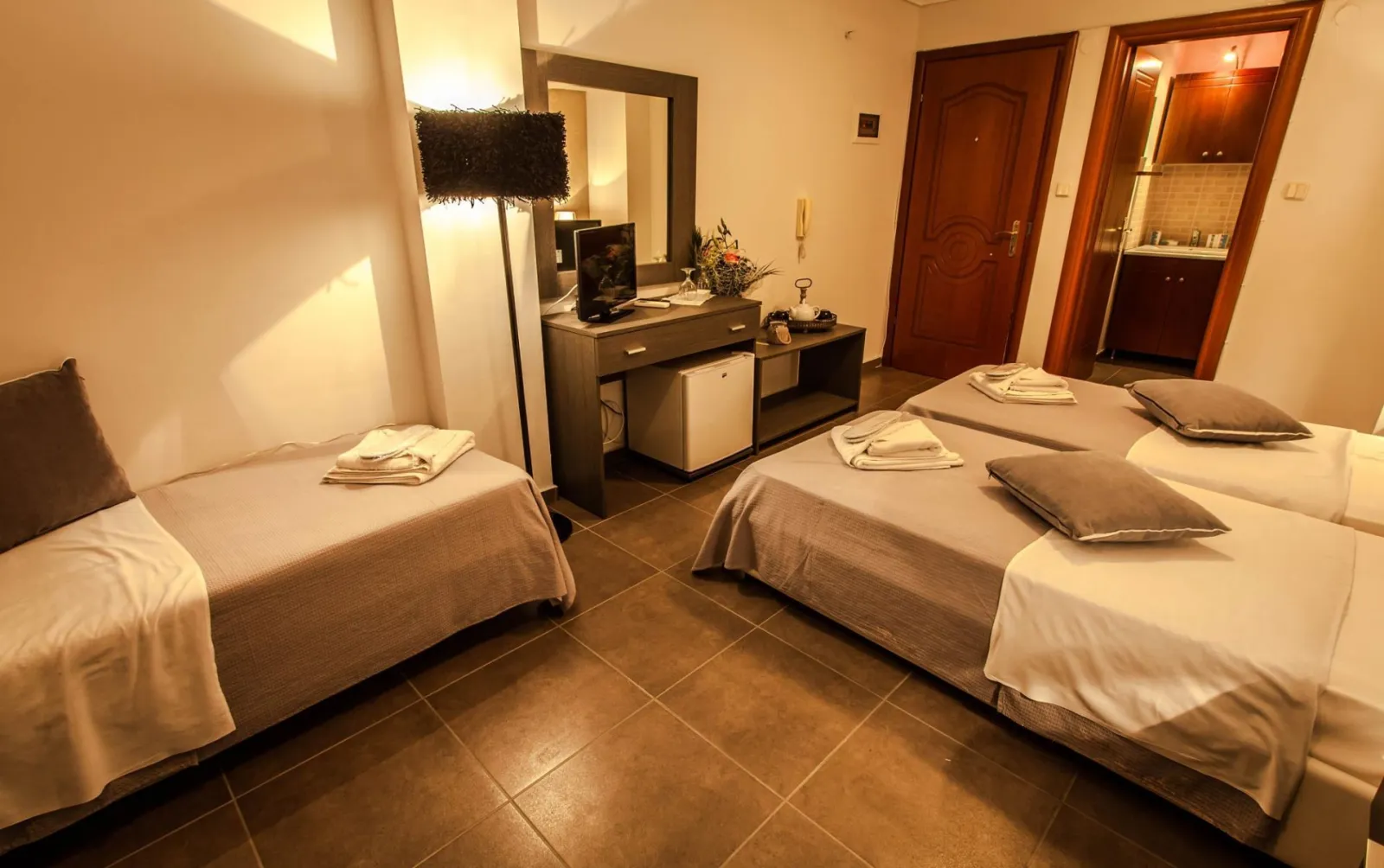 Triple Room | Aqua Mare Sea Side Rooms