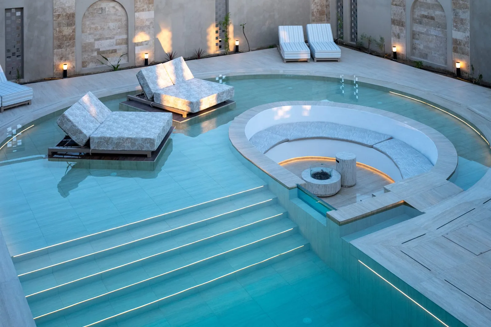 Four Bedroom Grand Royal Villa with Private Heated Pool