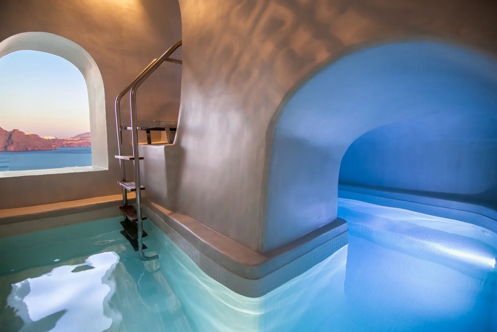 Two Bedroom Villa With Indoor & Outdoor Hot Tub [Mariniou]