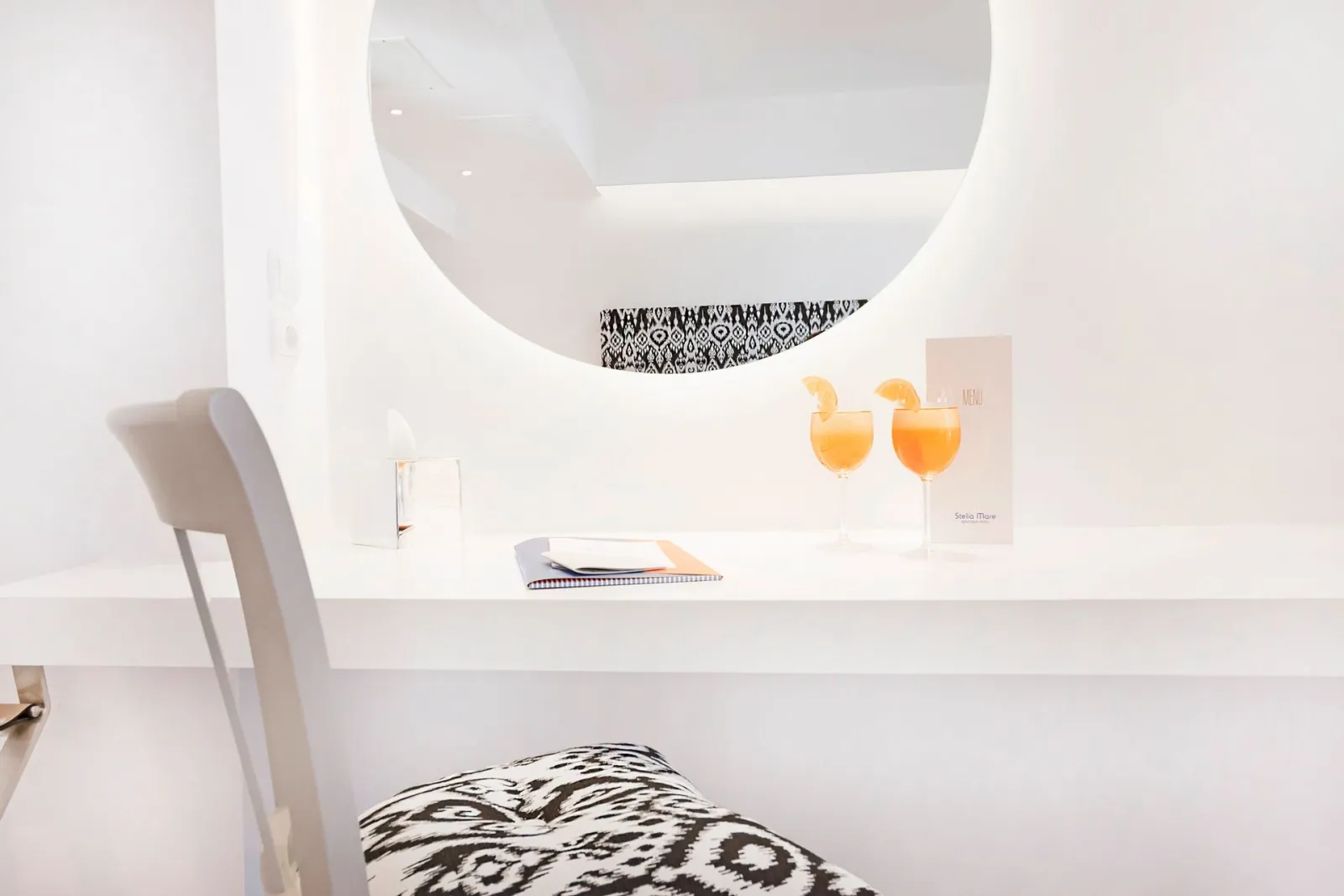 Deluxe Suite with Sea View and Hot Tub
