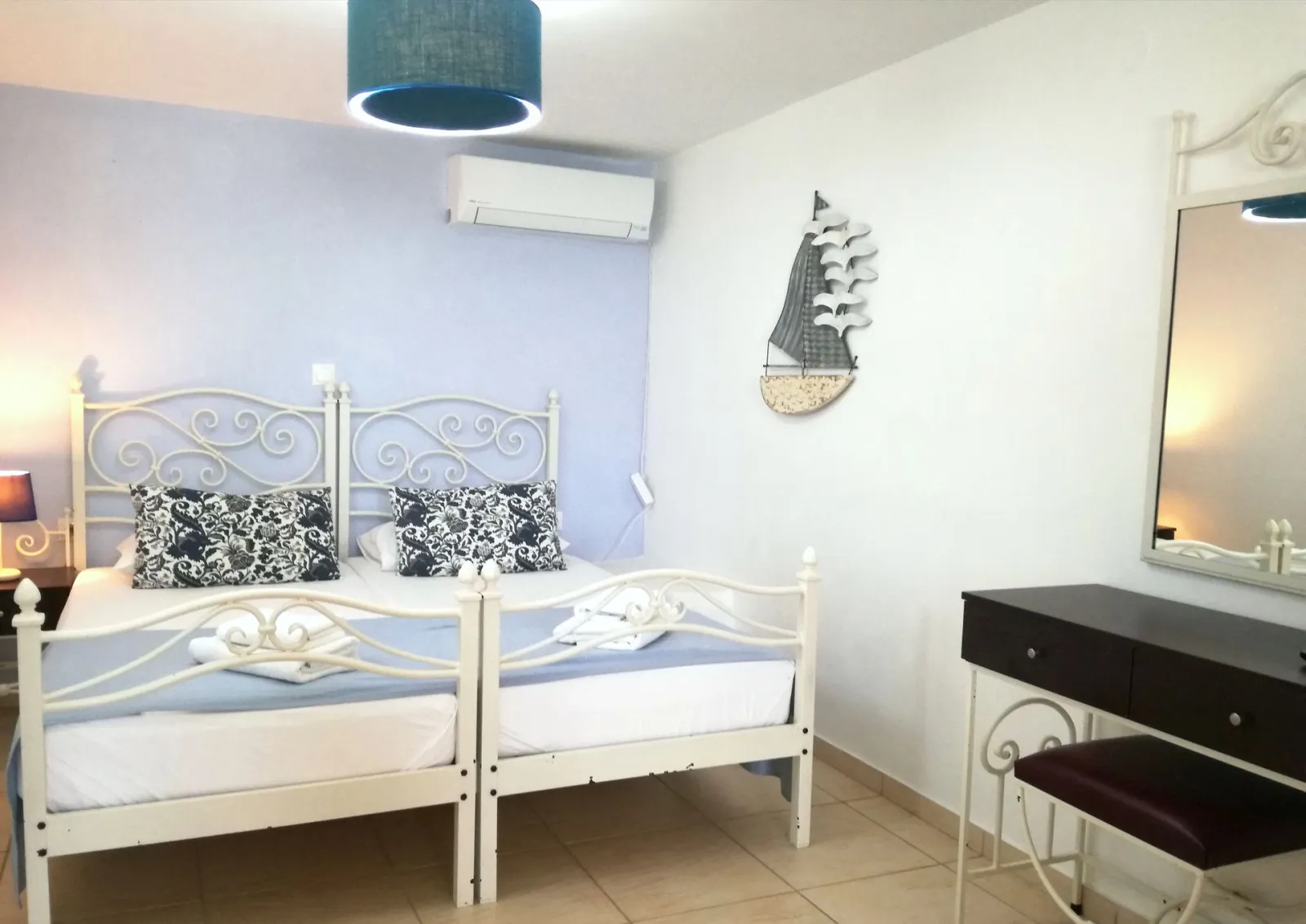 Economy Triple room