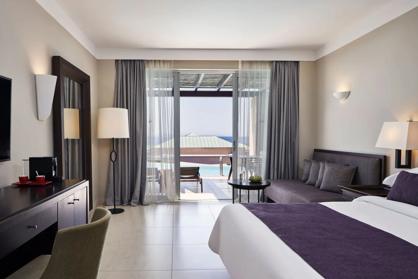 Twin / Double Room Swim Up Sea View