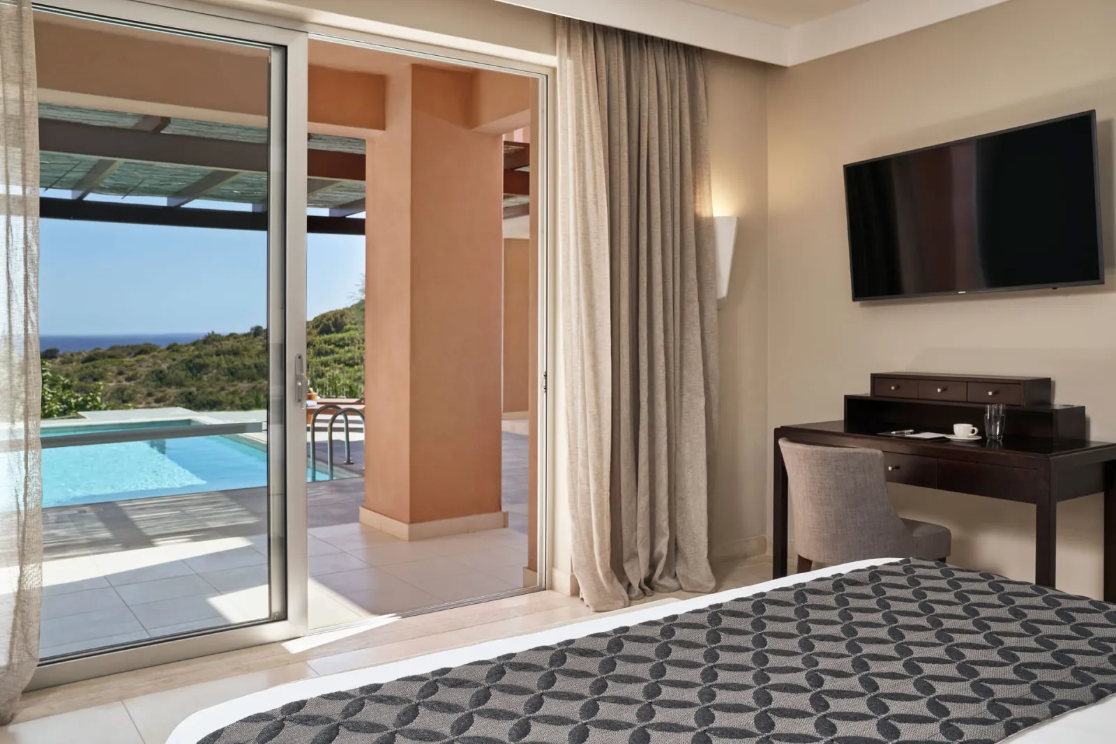 Suite with Private Pool Sea View