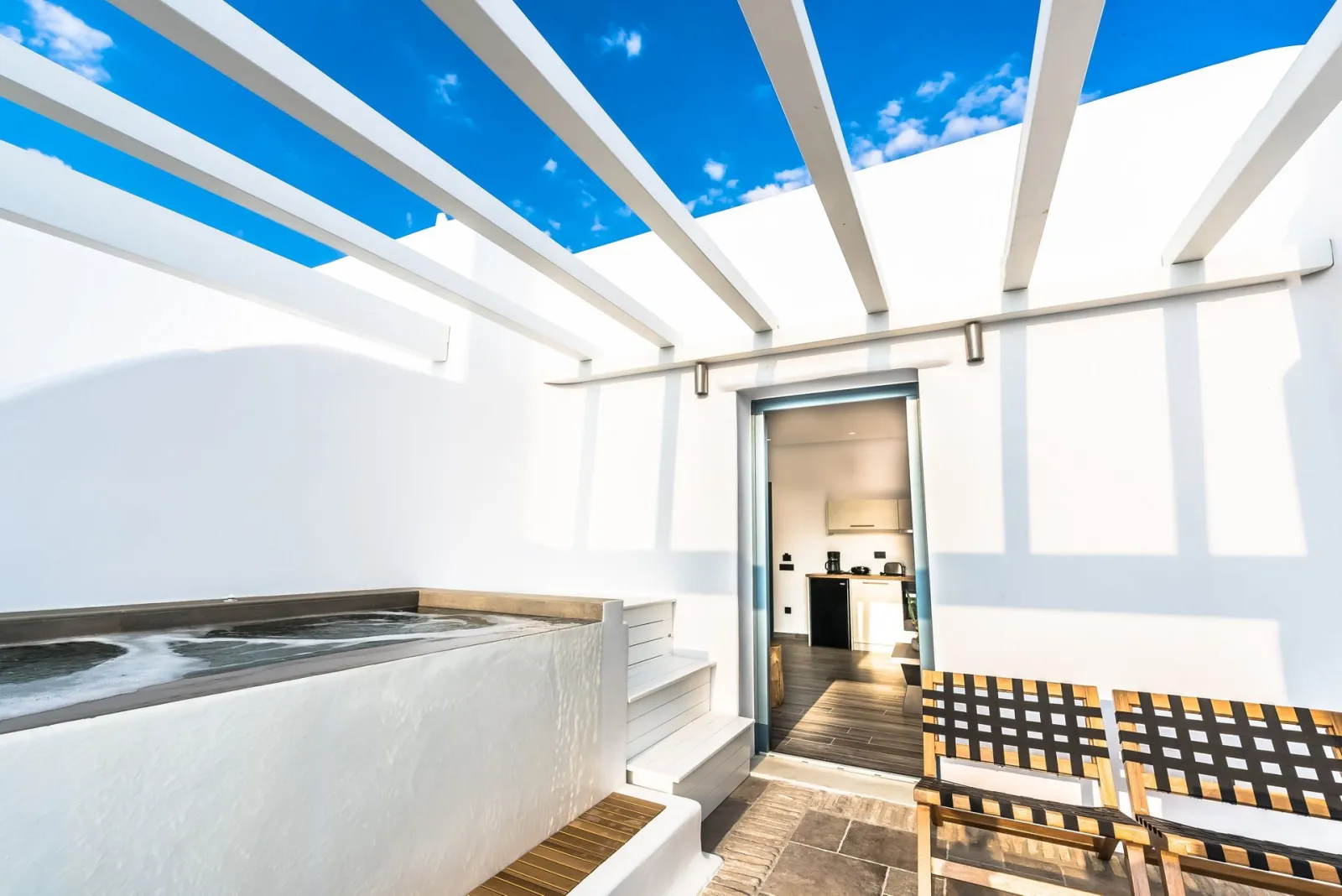 Superior Suite with outdoor Jetted Tub