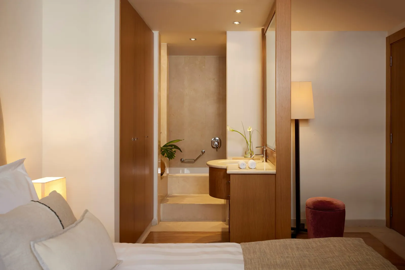 Deluxe Superior Room City View 47-60m²