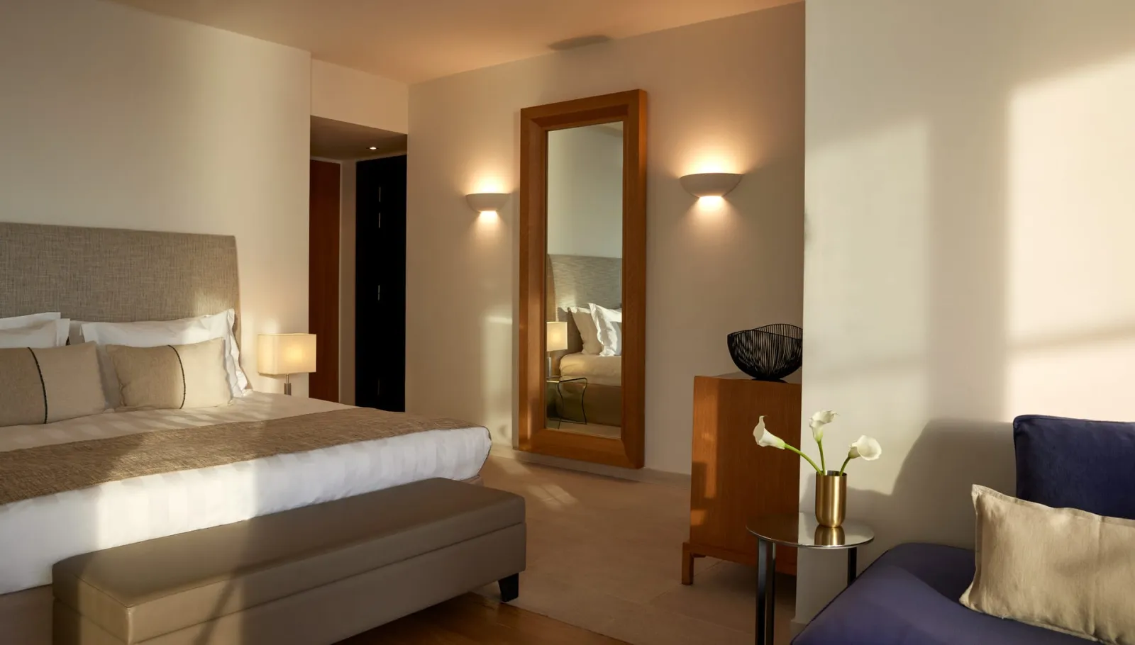Deluxe Junior Suite - Front Sea View [35-42 m²]