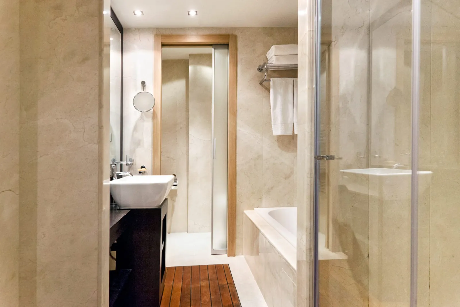 Deluxe Junior Suite Front Sea View 35-42m²
