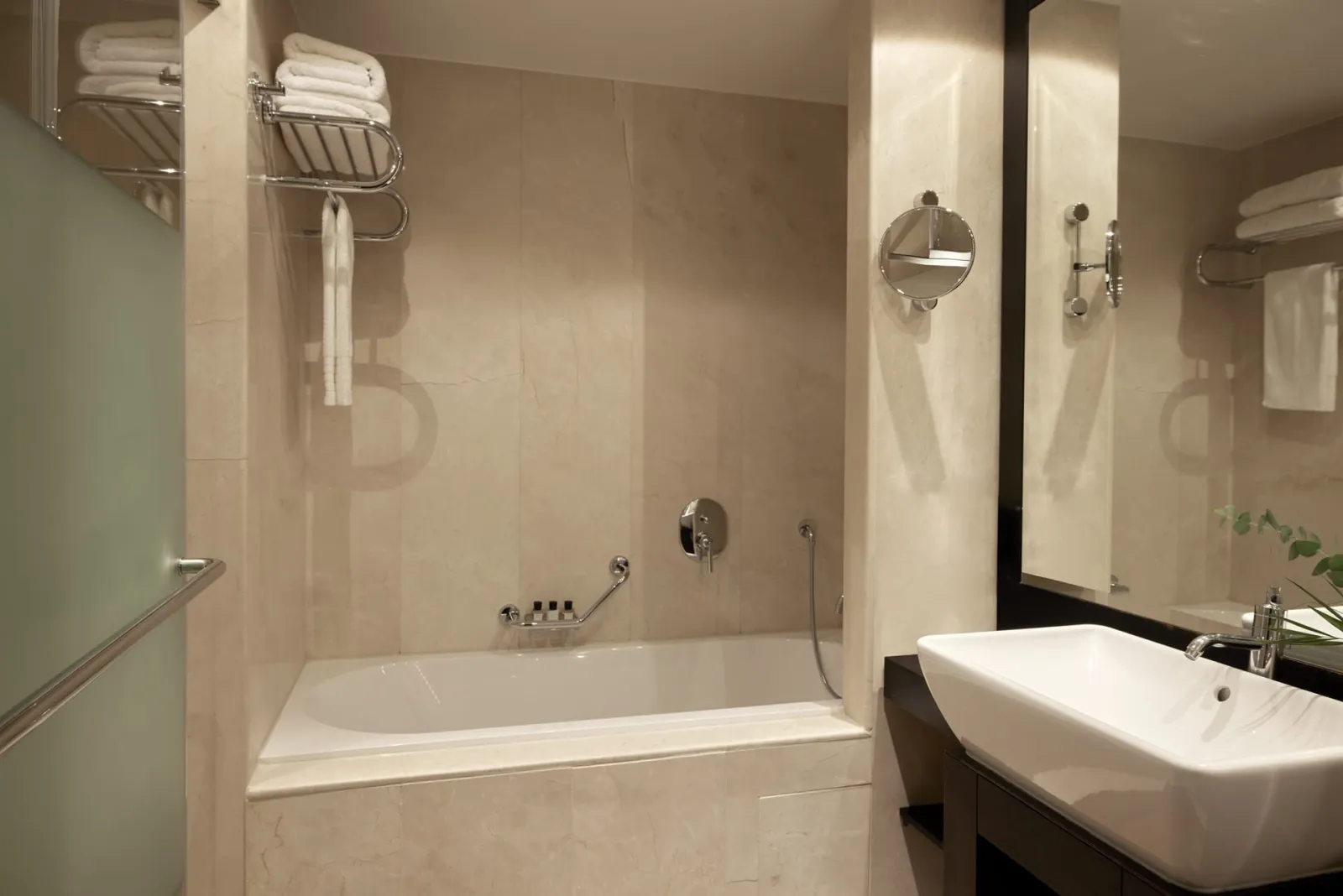 Senior Suite - Front Sea View [90 m²]