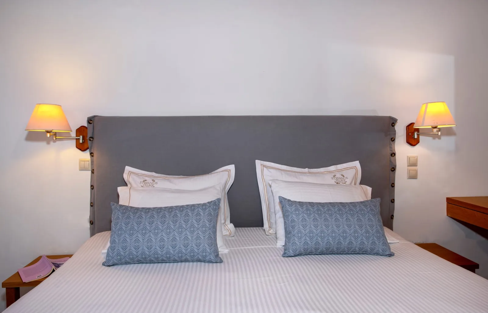 Delux Suite One Bedroom with Jetted Tub