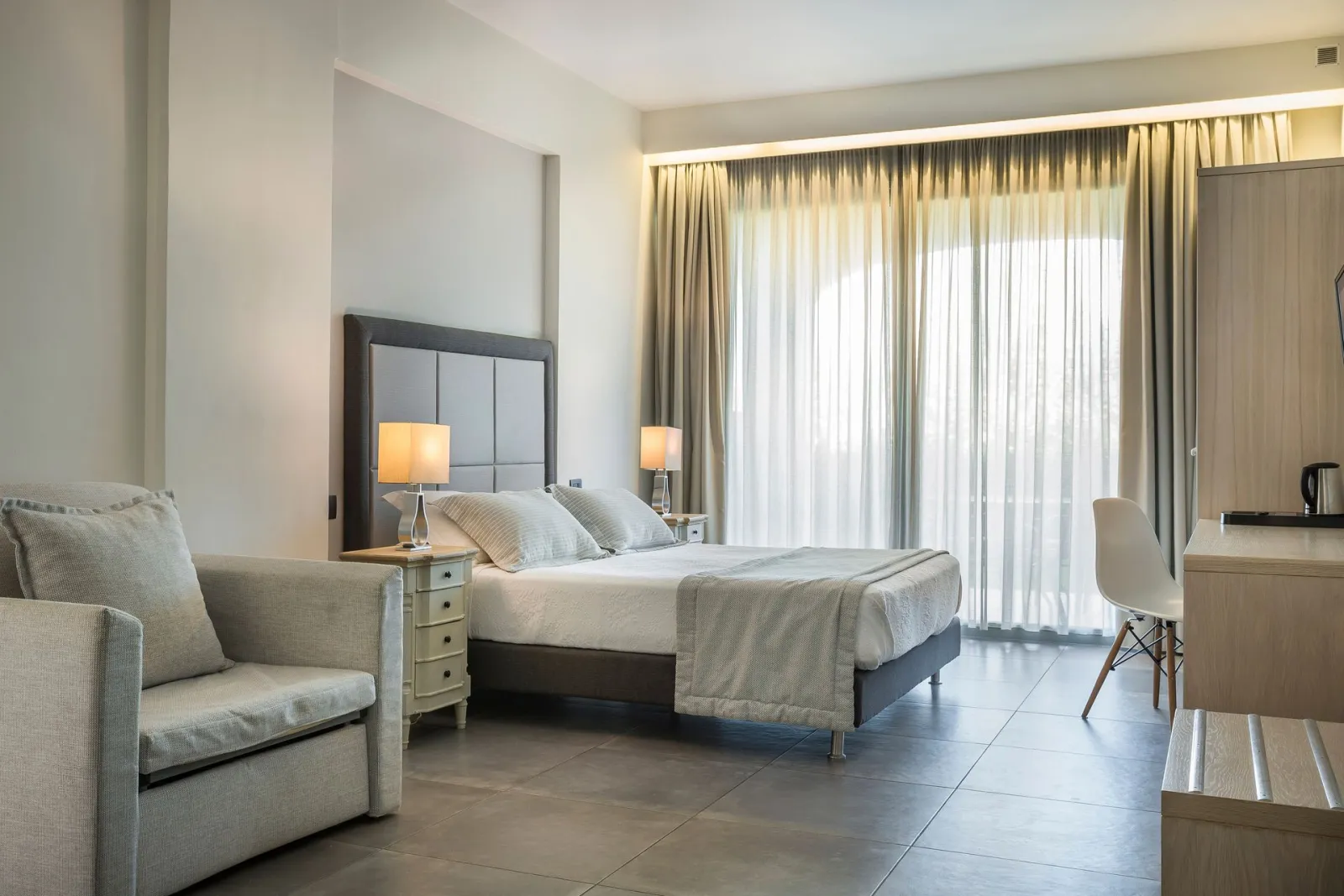 LUXURY DOUBLE GUESTROOM