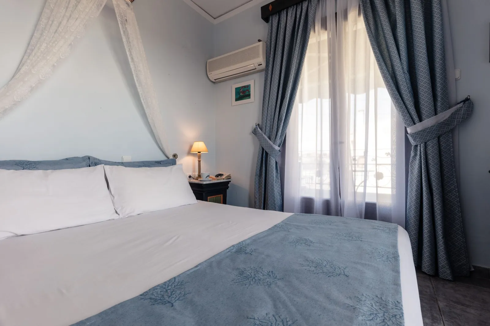 Economy Room with Mountain View