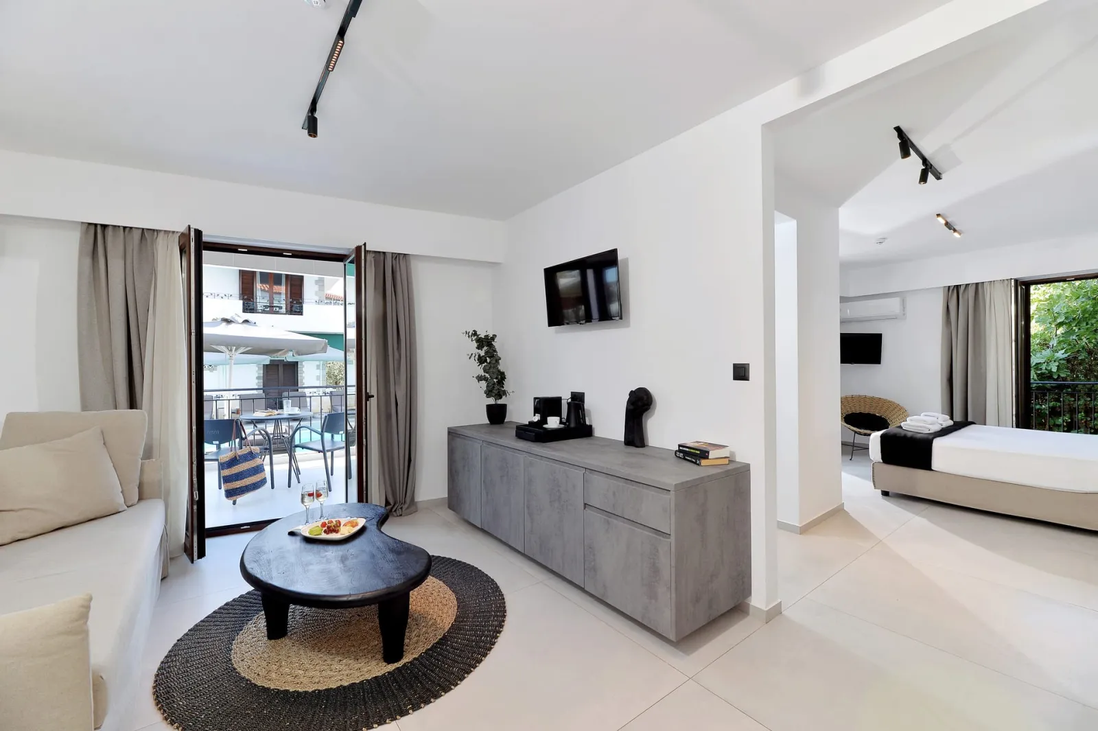 Superior Suite with Pool View