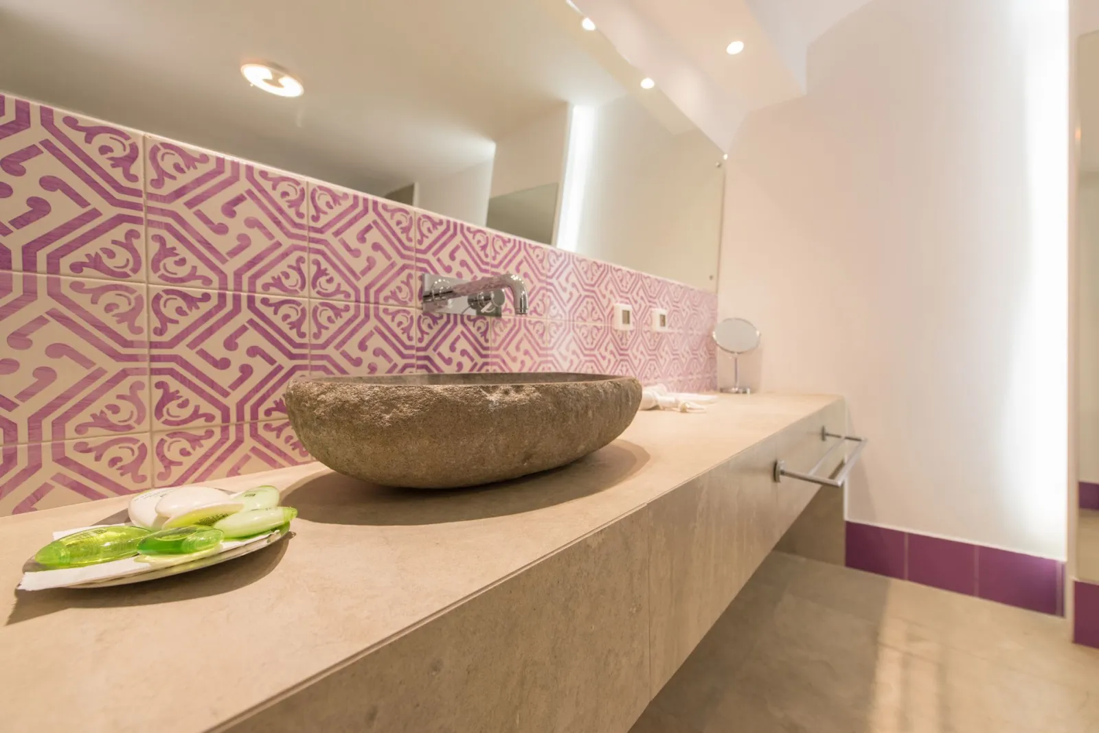 Premium Suite with Private Hot Tub &amp; Caldera View