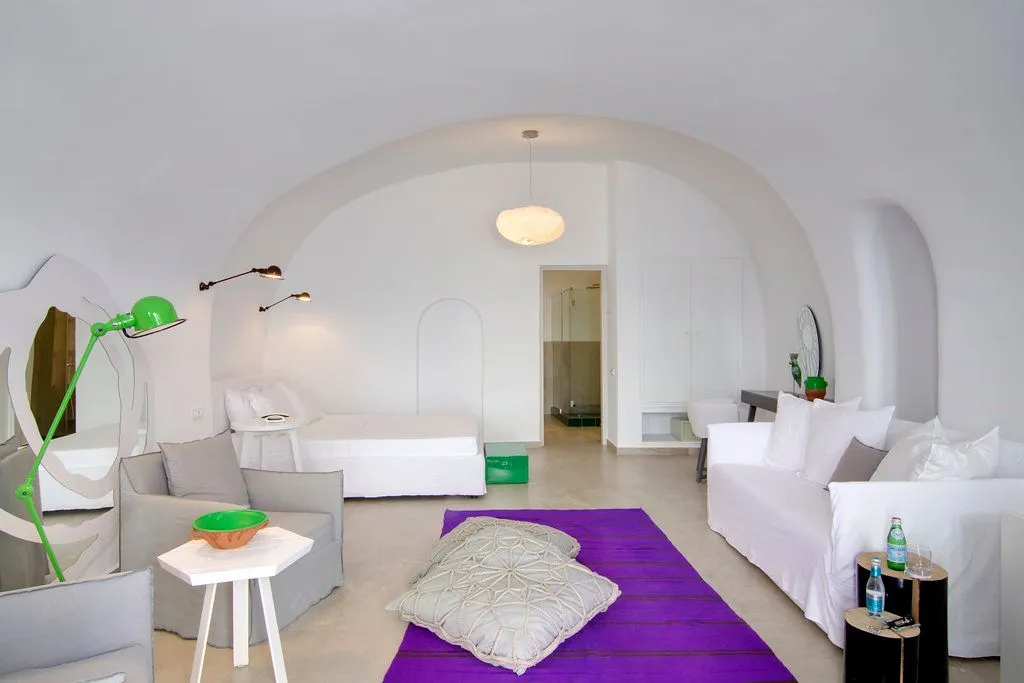 Absolute Suite with Private Hot Tub &amp; Caldera View