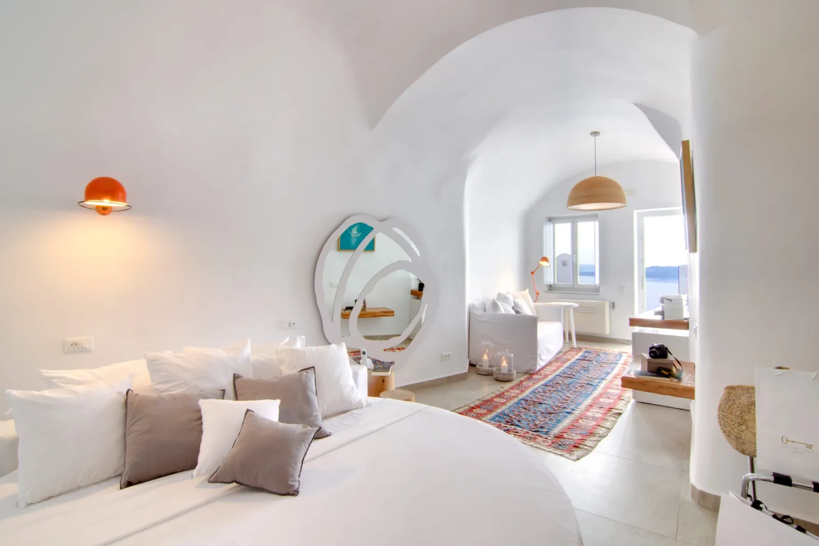 Grand Suite with Private Pool &amp; Caldera View
