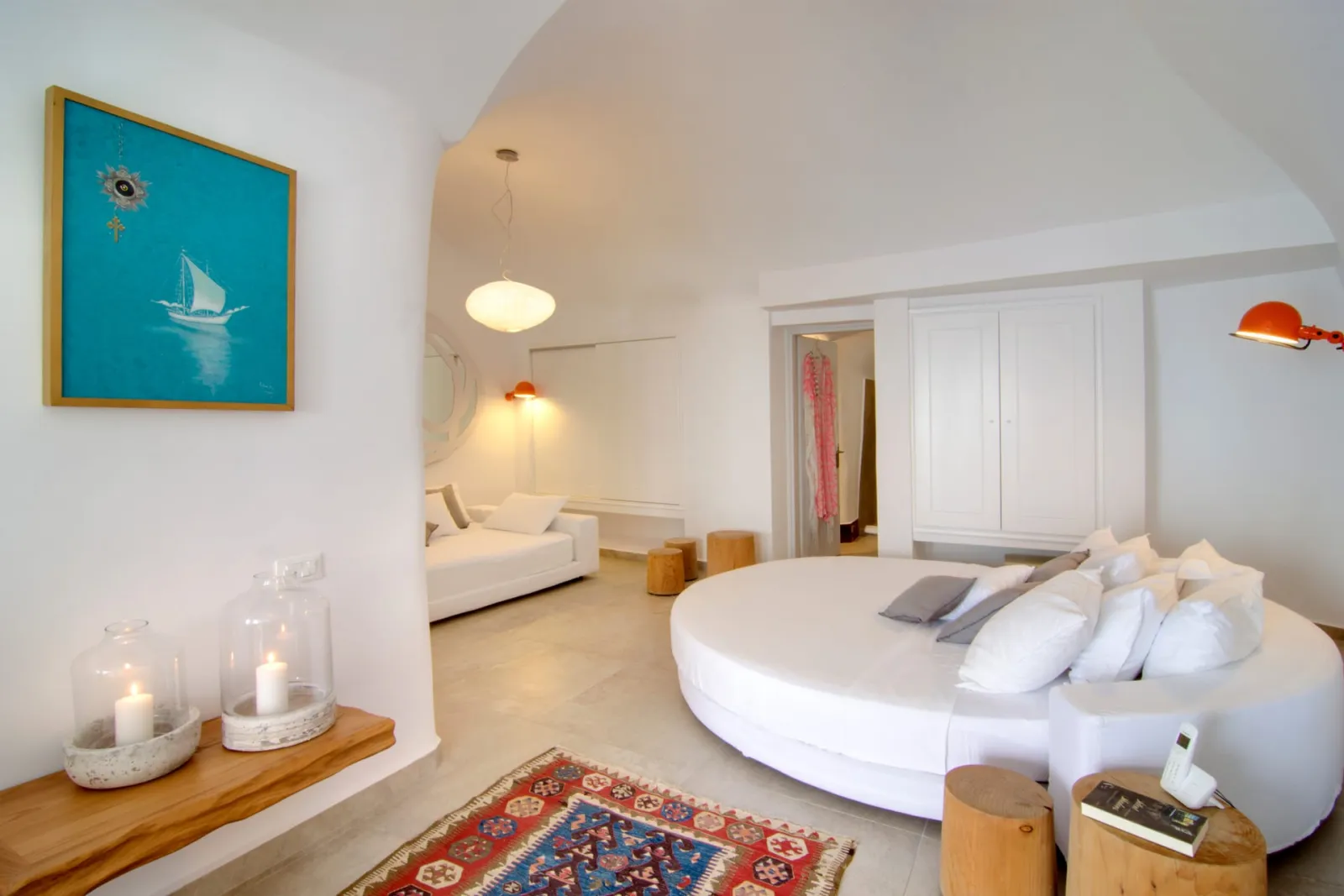 Grand Suite with Private Pool &amp; Caldera View