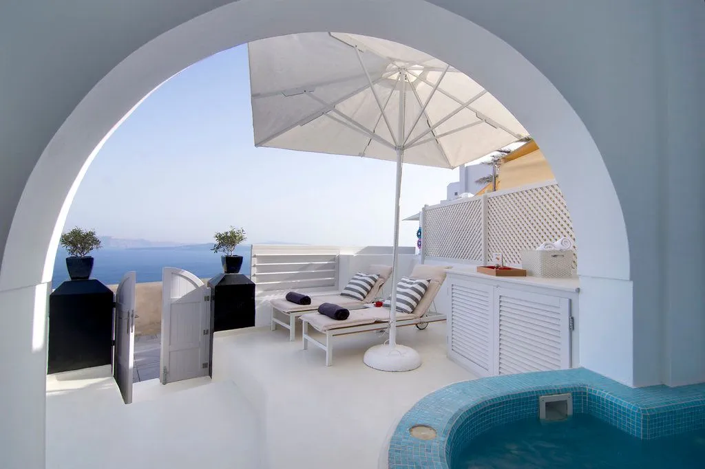 Junior Villa with Outdoor Pool &amp; Panoramic View