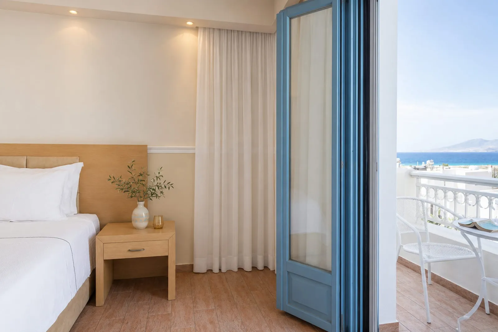 Double Room with Partial Sea View Max 3 persons | Upper Floor | 25 s.m