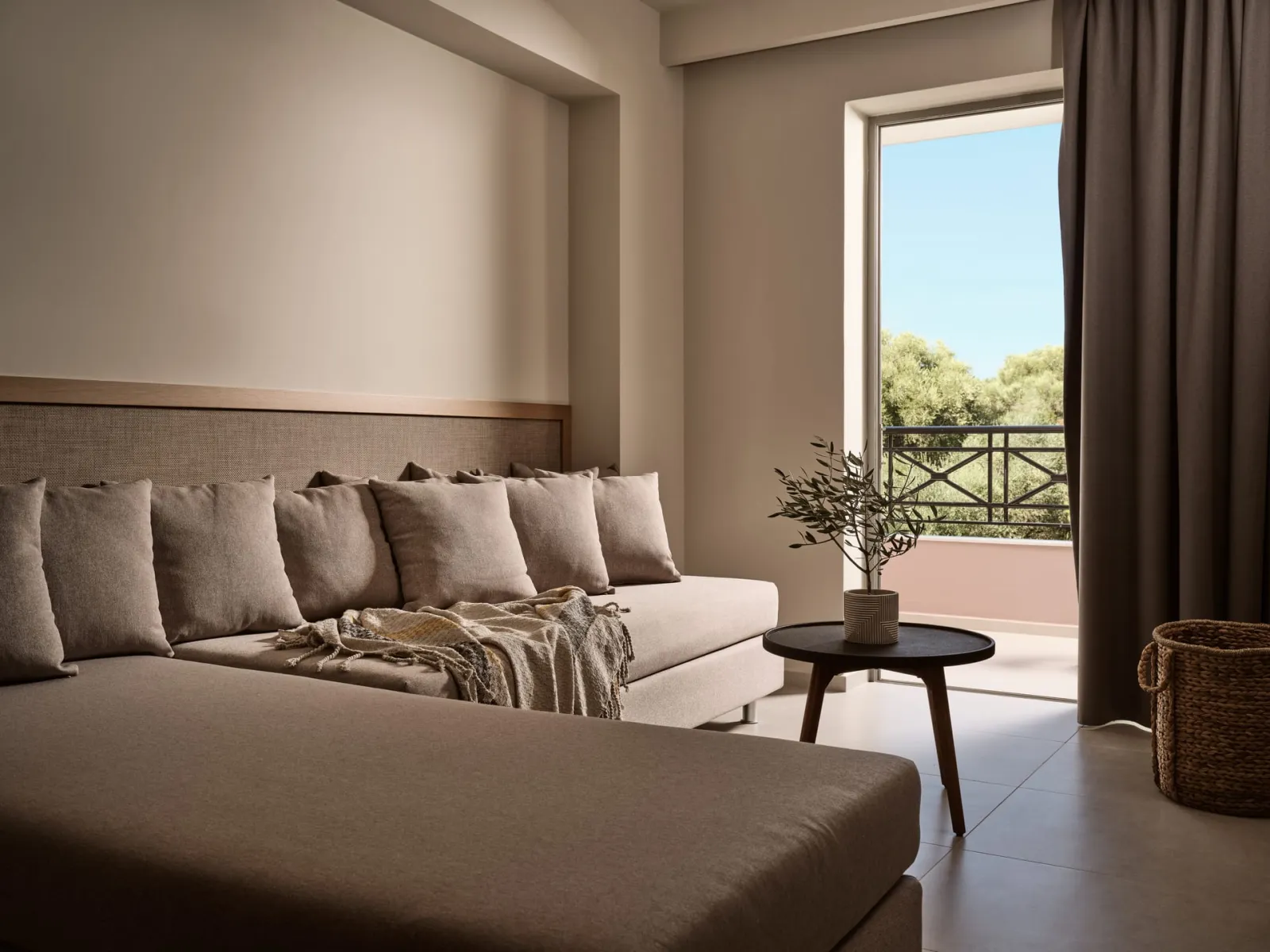 Friends &amp; Family Suite