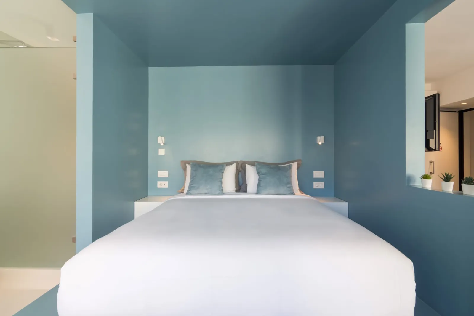 Aqua Apartment