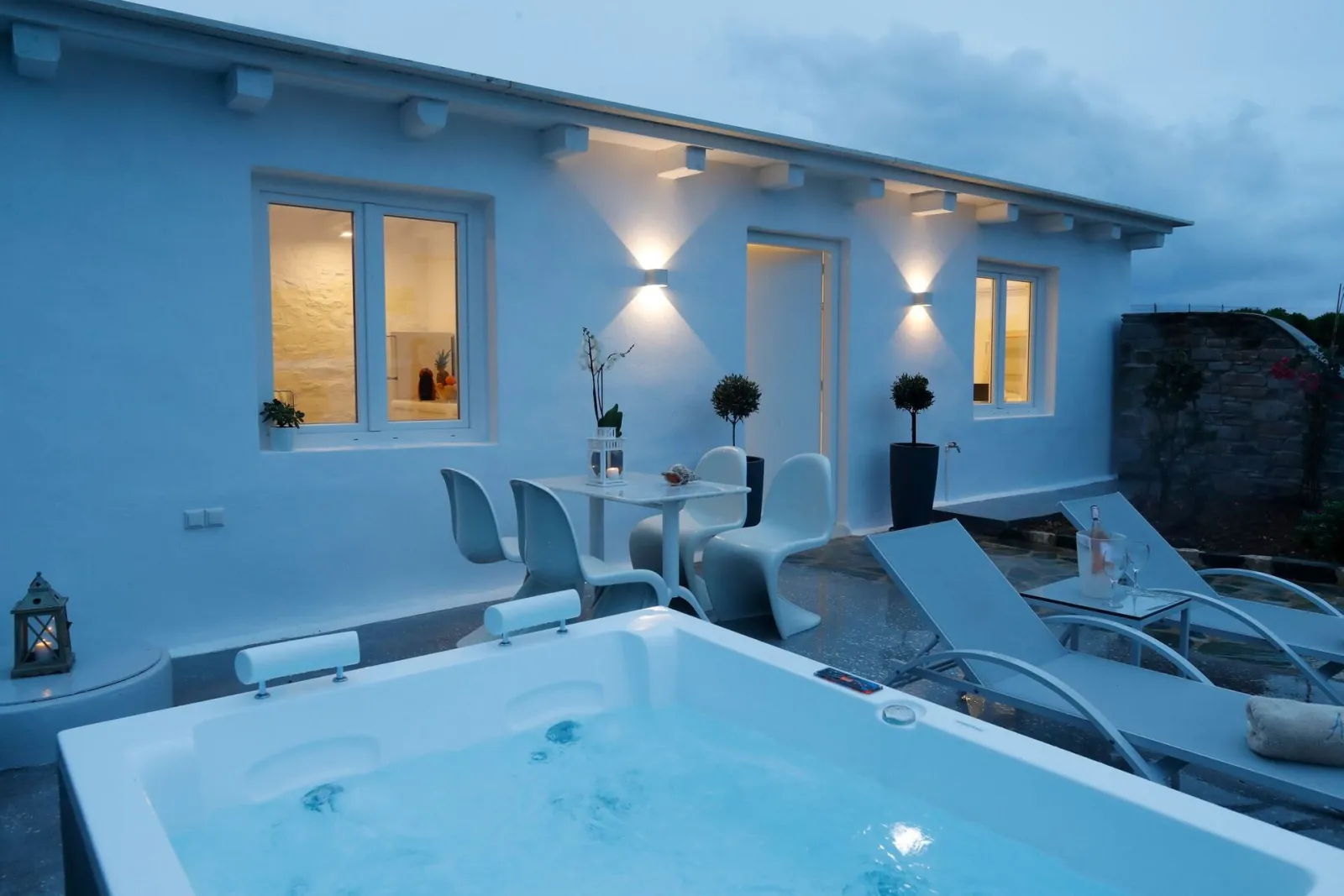 Deluxe Sea View White Villa