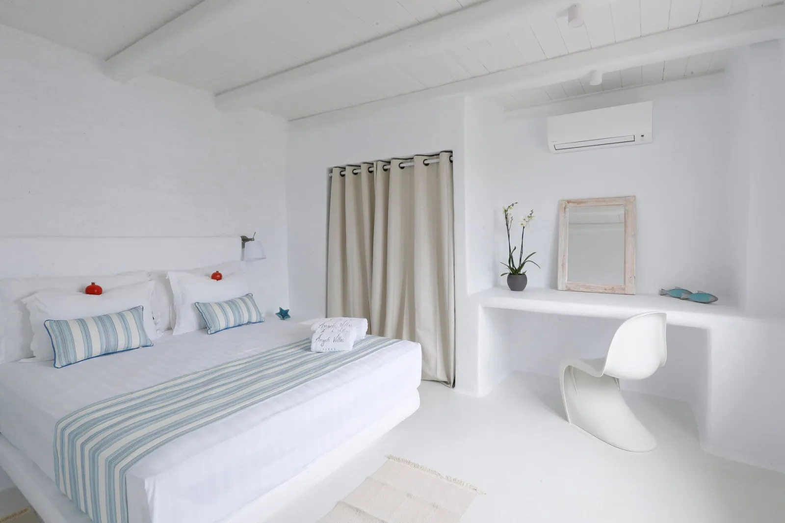 Deluxe Sea View White Villa