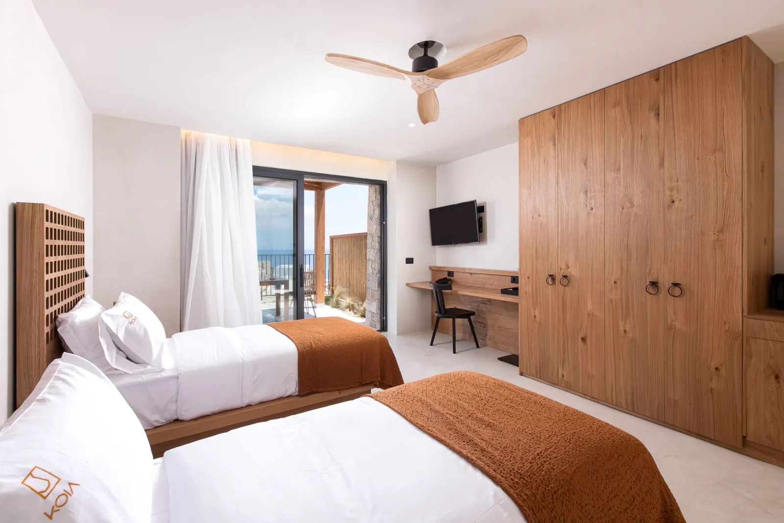 Cave Junior Suite Sea view (Accessible Bathroom)