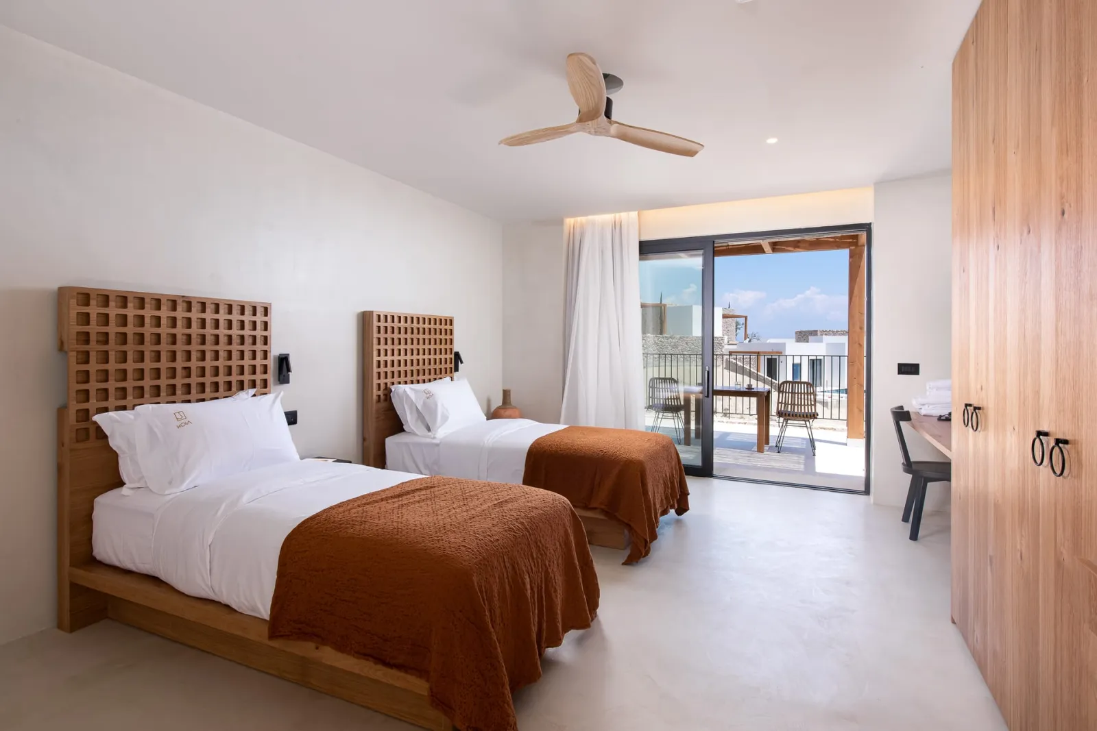 Cave Junior Suite Sea view (Accessible Bathroom)