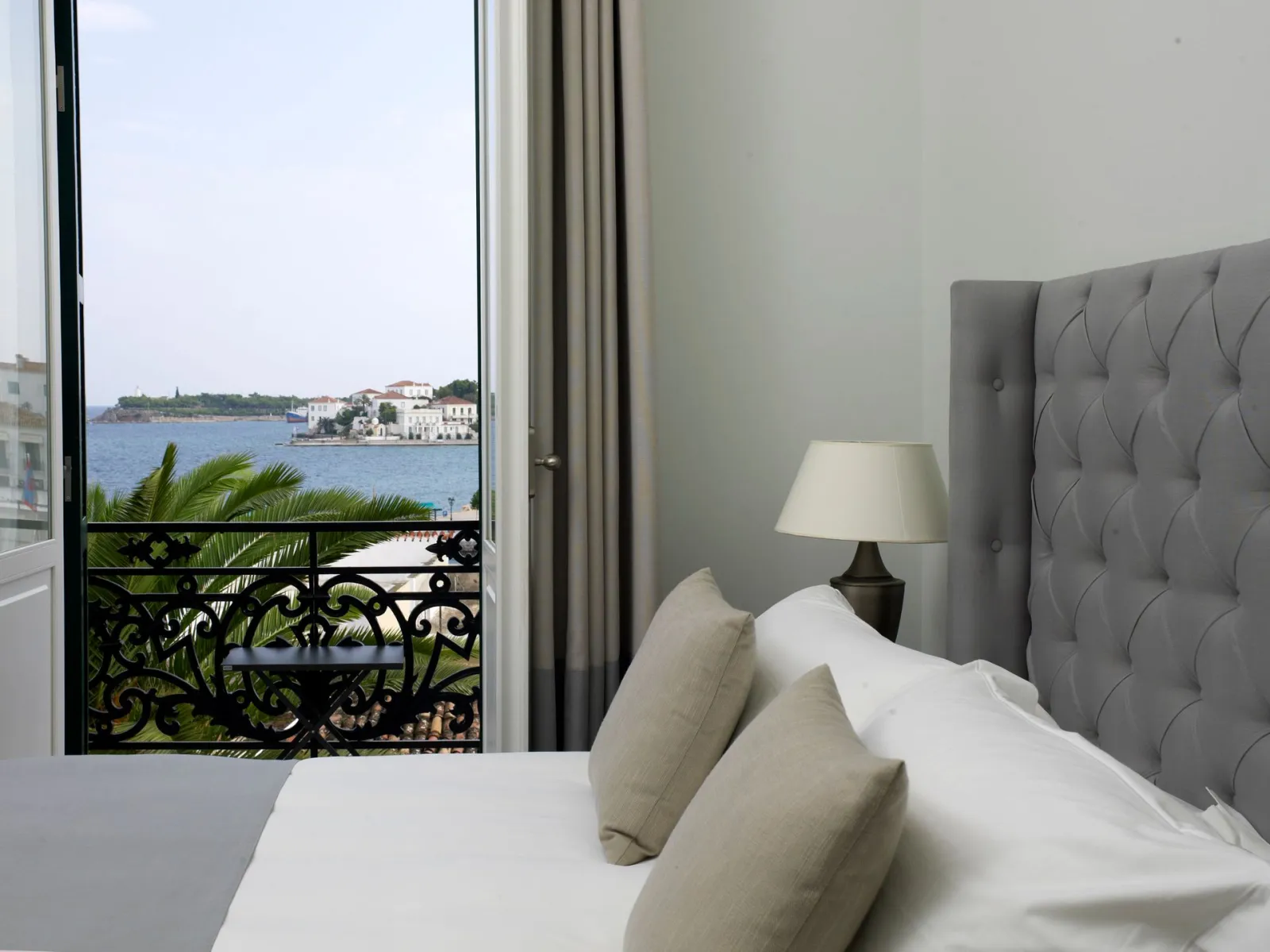 Deluxe Room Side Sea View (Historic Wing / New Wing)