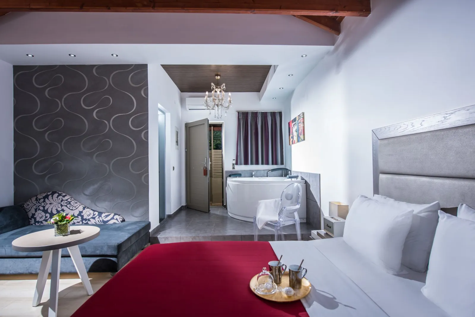 Deluxe Suite with Spa Bath Sea View