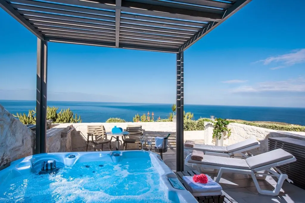 Stone Suite with Hot Tub Sea View