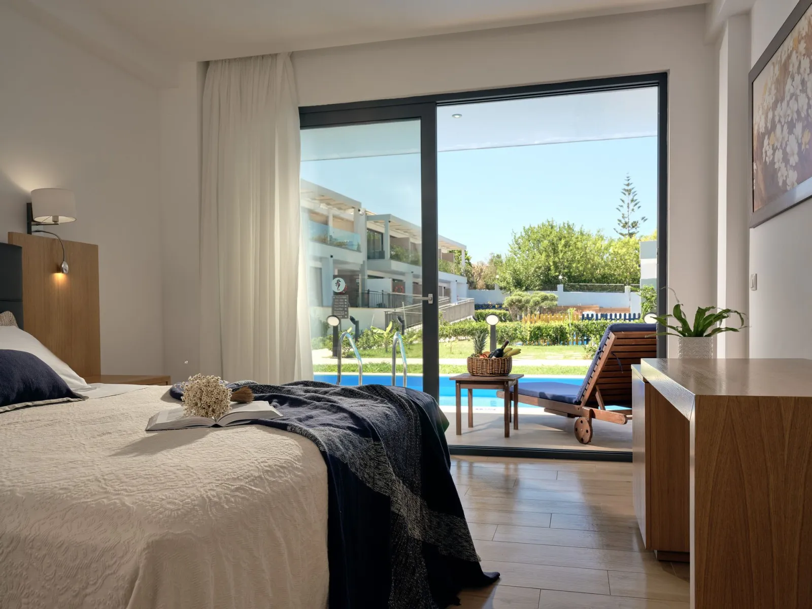 Superior Double Room with Shared Pool