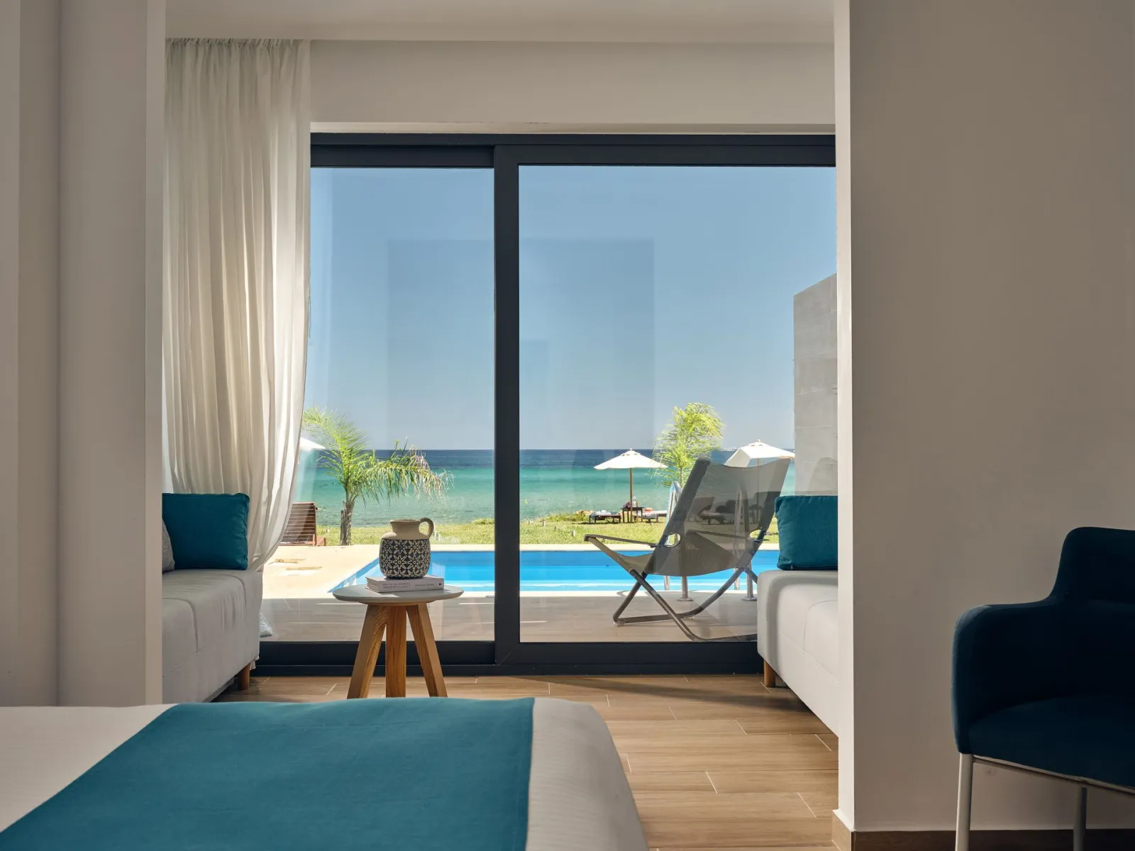 SeaSide Honeymoon suite with Private Pool-Euphoria