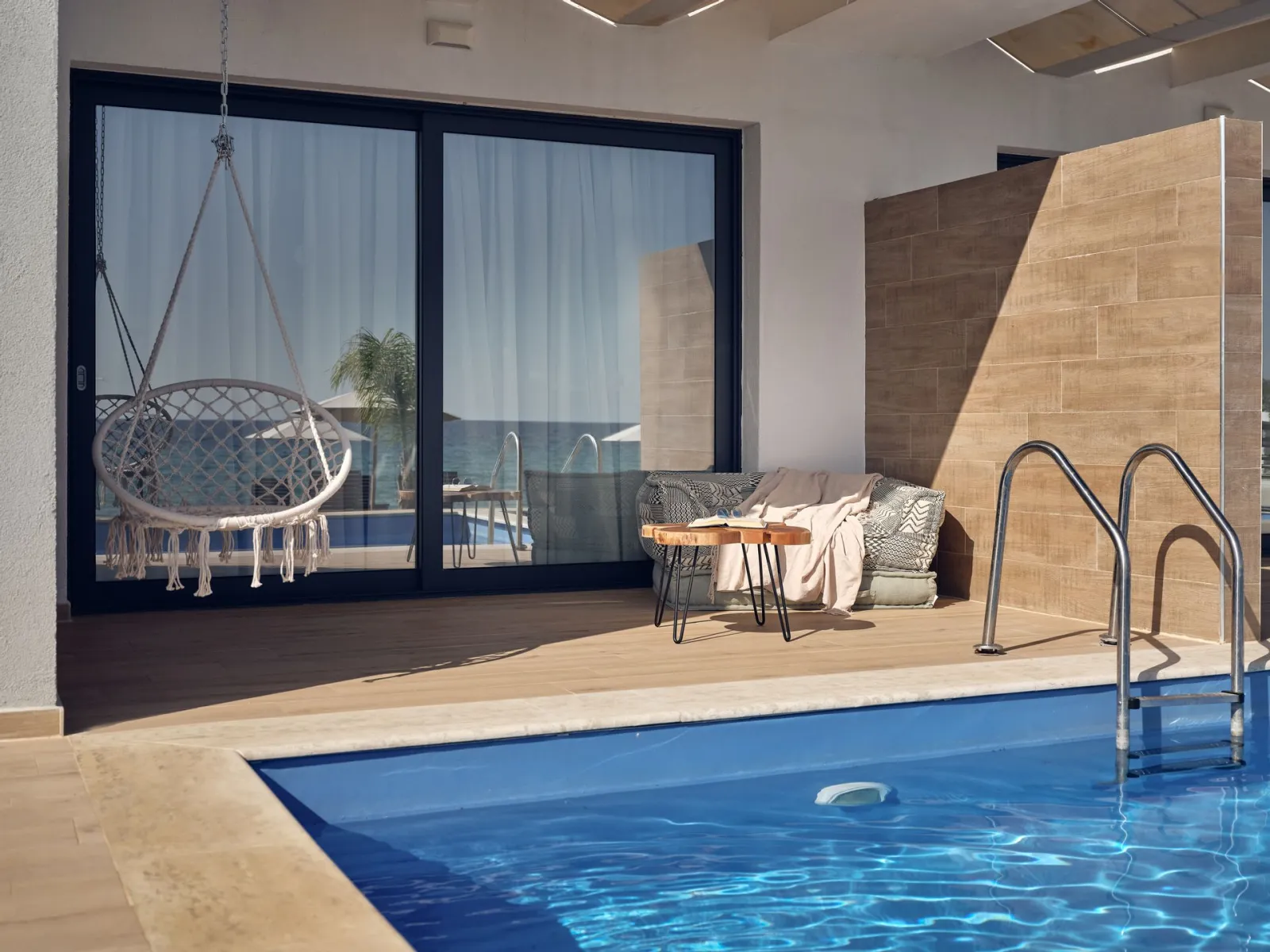 SeaSide Honeymoon suite with Private Pool-Harmony