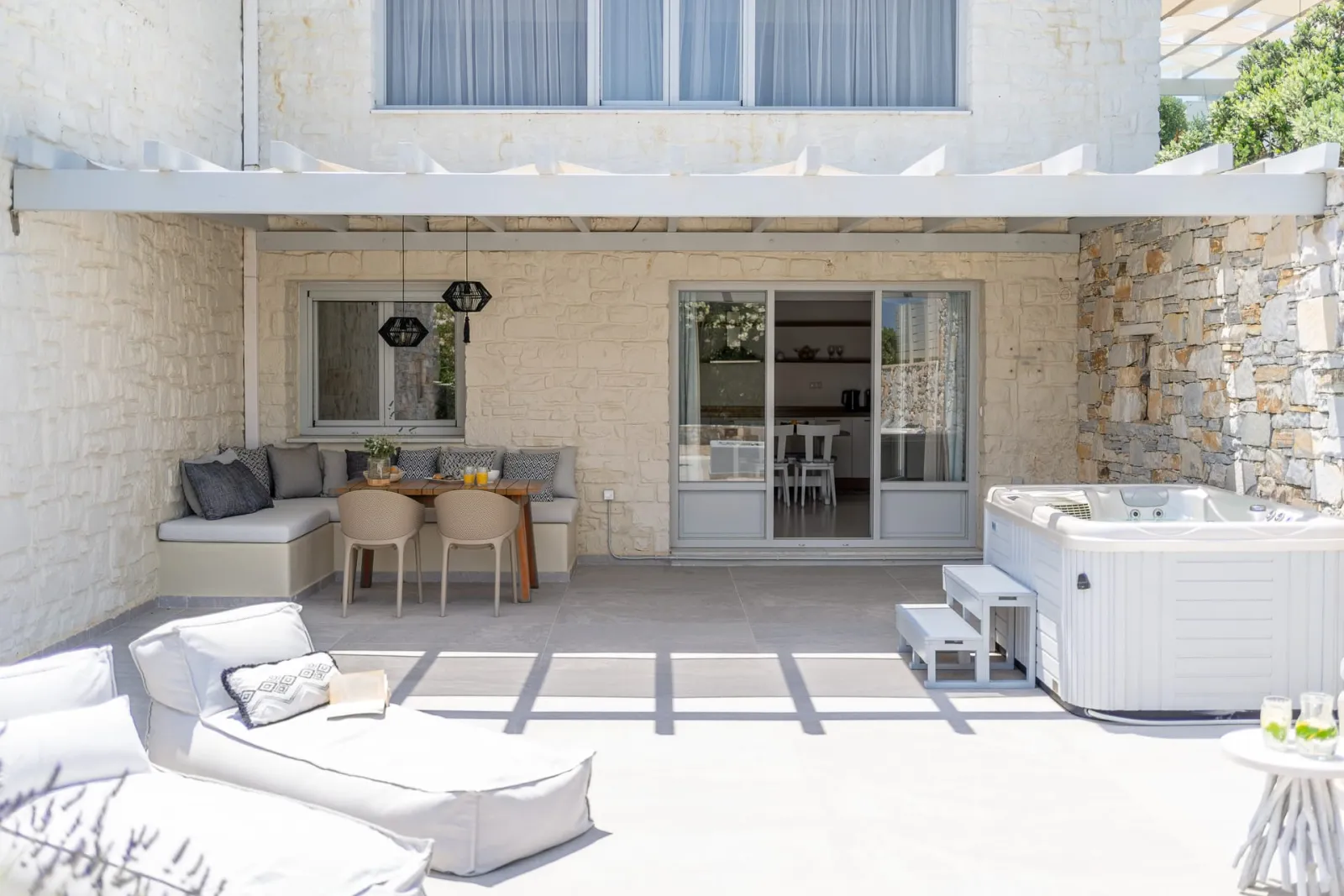 Honeymoon Villa with Outdoor Hot Tub Sea View