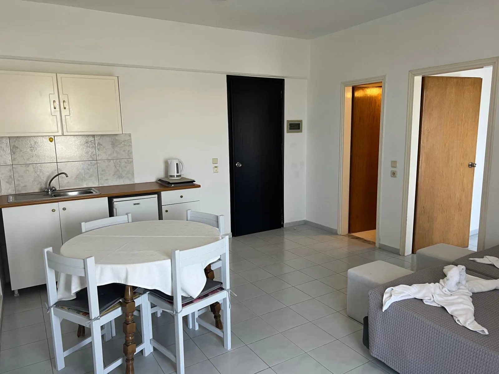 One Bedroom Apartment