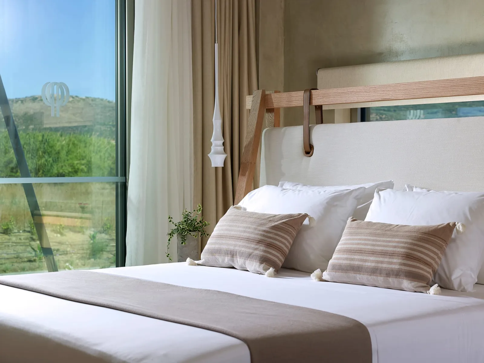 Six – Bedrooms Villa Votsalo